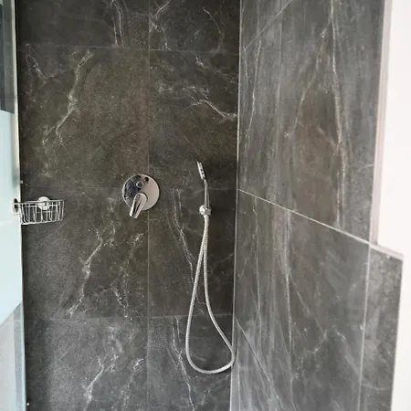 Holiday home Bee 10 Betten Fuer Gruppen & Monteure Ps5