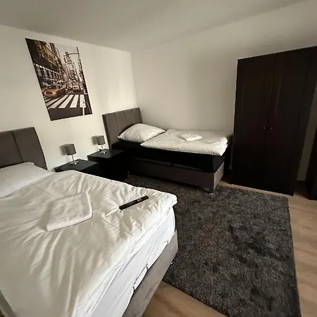 Holiday home Bee 10 Betten Fuer Gruppen & Monteure Ps5